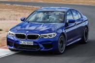 Összkerékhajtással debütált az új BMW M5 33