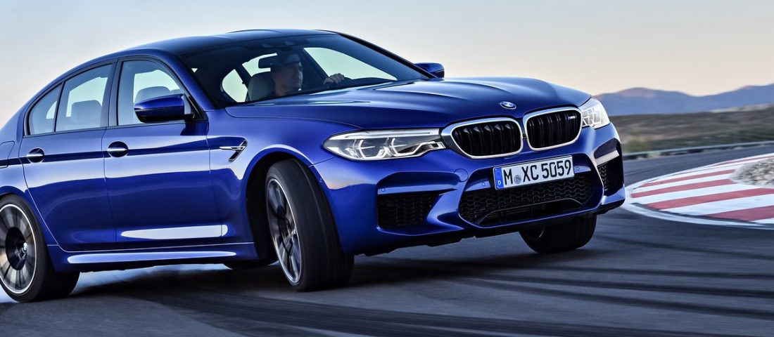 Összkerékhajtással debütált az új BMW M5