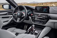 Összkerékhajtással debütált az új BMW M5 23