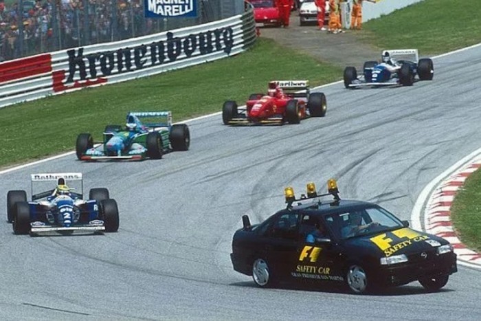 7 különleges biztonsági autó, mert nem csak Mercedes volt az F1-ben 2 7 különleges biztonsági autó, mert nem csak Mercedes volt az F1-ben 2