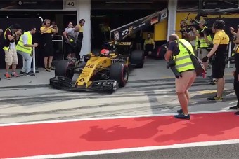 F1: Kubica egyből lebontotta a Renault garázsát