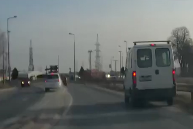 Videón a félelmetes soproni autós üldözés