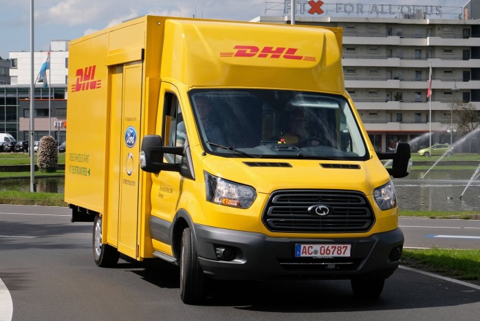 Elektromos Ford viszi a csomagokat Németországban