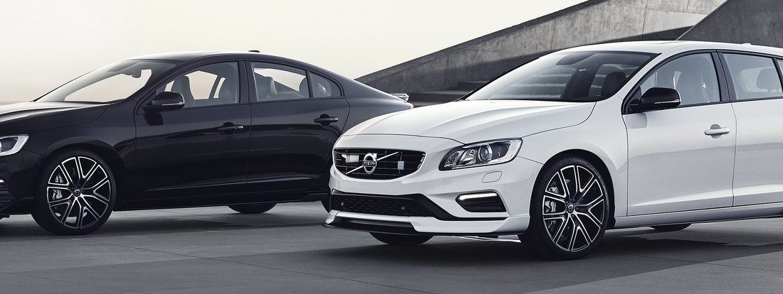 Karbon szorítja az útra a Volvo sportszedánját