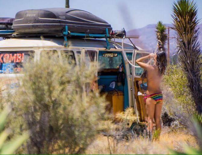 Lóerőkkel pózoló bikinis lányokkal búcsúzunk a fülledt nyártól 6