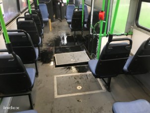 Rémisztő dolog történt egy budapesti buszon