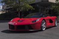 Kéne egy használhatatlan LaFerrari 600 millióért? 9