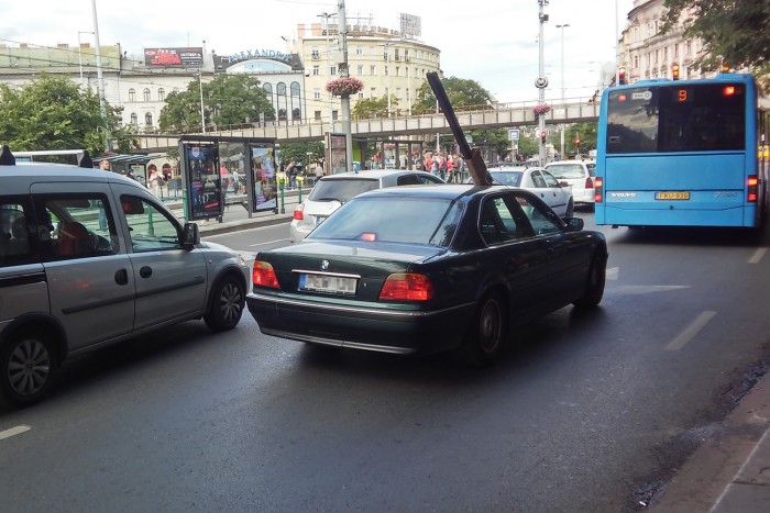 Így lesz luxusautóból teherautó 1