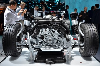 Elmerültünk egy szétvágott hibrid-Audi A8 műszaki érdekességeiben