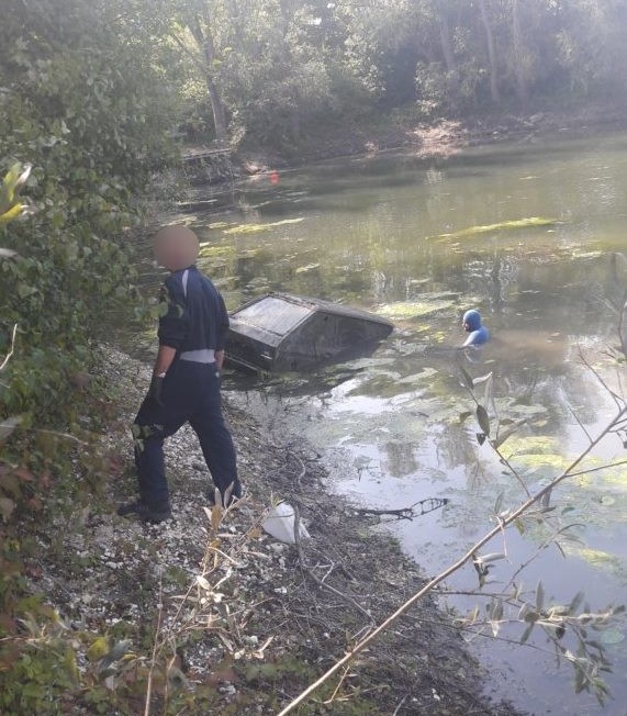 38 évet pihent egy tó fenekén, most bukkantak rá a lopott Peugeot-ra 4