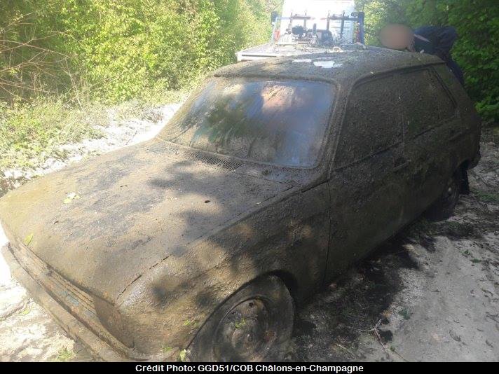 38 évet pihent egy tó fenekén, most bukkantak rá a lopott Peugeot-ra 1