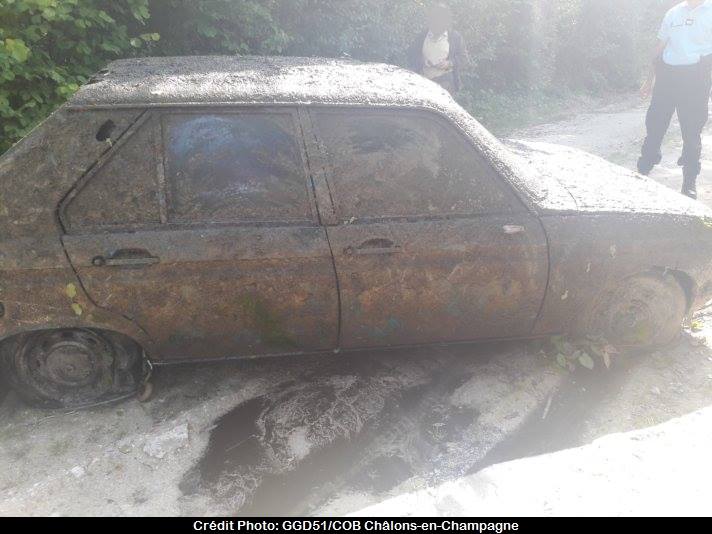 38 évet pihent egy tó fenekén, most bukkantak rá a lopott Peugeot-ra 3