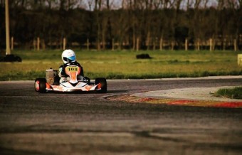 Közös szórakozás apának és fiának!