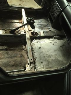 Vakolattal lakatoltak egy szétrohadt Fiatot Észak-Magyarországon 2