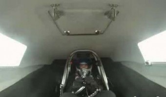 Farkasszemet nézni a kaszással