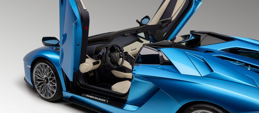 Tetejét veszti a csúcs-Lamborghini