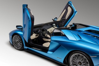 Tetejét veszti a csúcs-Lamborghini