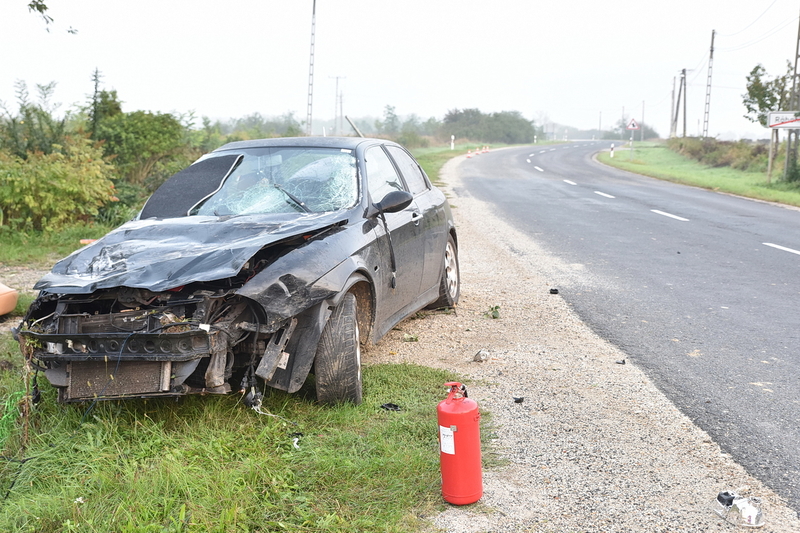 Részeg alfás nő zúzta le a BMW-t Rábahídvégen 5