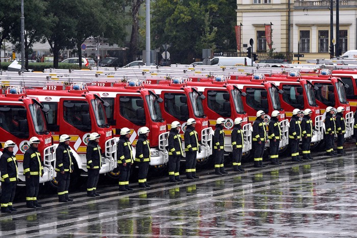 Magyar tűzoltóautókat kaptak a katasztrófavédők