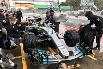 F1: Elmosta az eső az utolsó edzést