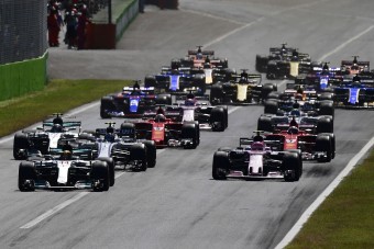 Kubica: A finneken és a Red Bullon múlik majd a bajnokság