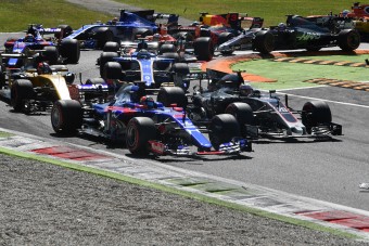 F1: Ennyi pénzre korlátoznák a csapatok költéseit