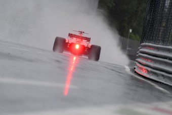 F1: Hamilton rekordot döntött a három és fél órás időmérőn