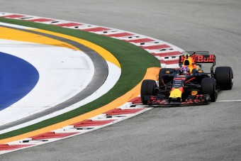F1: A Red Bull az élen, villantott a McLaren