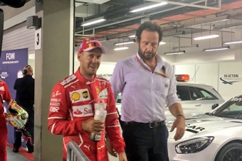 F1: Vettel sírt az örömtől, Ricciardo magabiztos