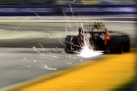 F1: Vettel a falról pattant a pole-ra 26