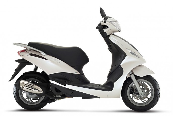 Kieshet a Mercedesből az üzemanyagtartály 7 | Vezess Kieshet a Mercedesből az üzemanyagtartály 7