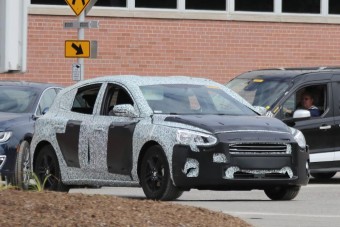 Kémfotókon az új generációs Ford Focus