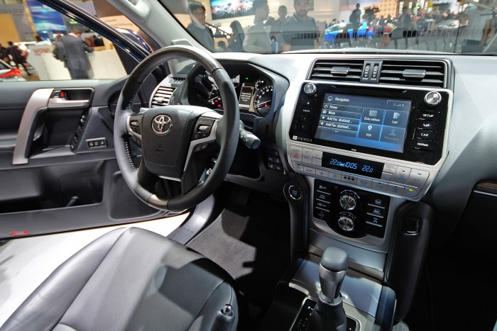 Az új Überterepjáró Frankfurtban, von Japan, natürlich 1