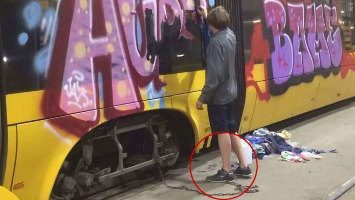 Így még nem büntettek meg graffitist 1 | Vezess Így még nem büntettek meg graffitist 1