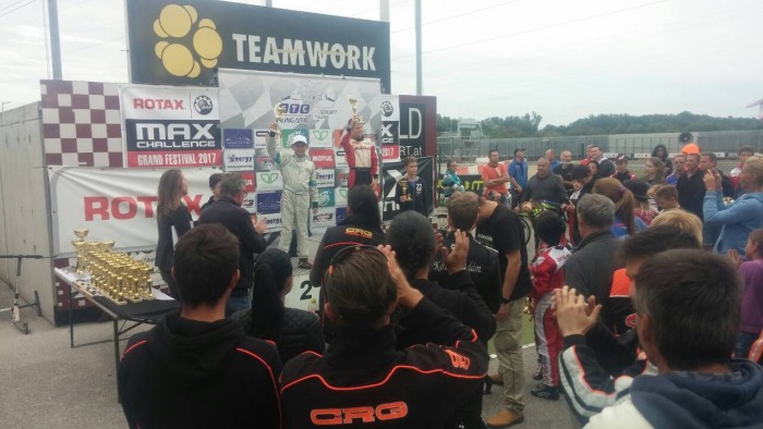 Közös szórakozás apának és fiának! 2