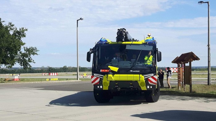 Csúcstechnikát képviselő tűzoltóautók állnak szolgálatba a ferihegyi reptéren 3