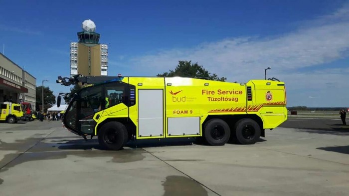Csúcstechnikát képviselő tűzoltóautók állnak szolgálatba a ferihegyi reptéren 2