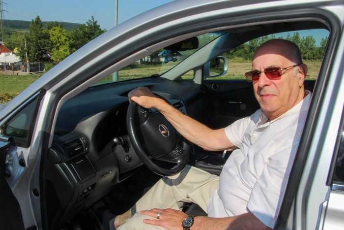 Amióta létezik Lexus, csak azt vesz ez a magyar férfi