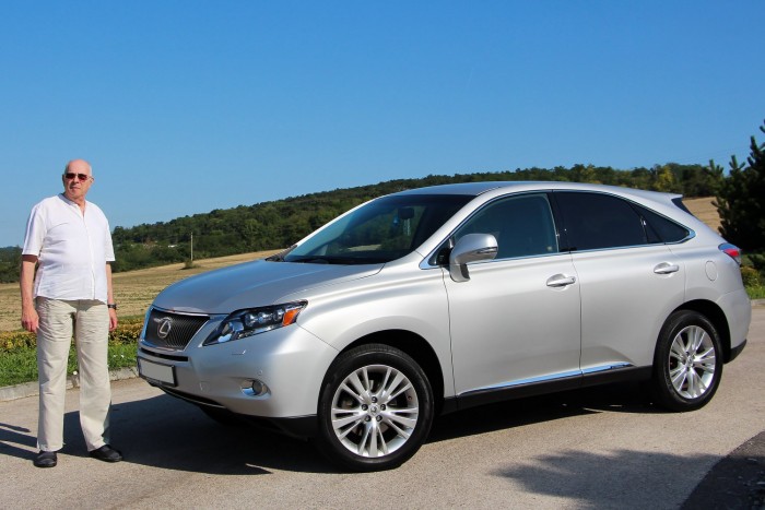 Amióta létezik Lexus, csak azt vesz ez a magyar férfi 8