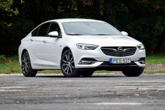 Könnyebb, tágasabb és keveset is fogyaszt az új Opel Insignia