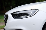 Könnyebb, tágasabb és keveset is fogyaszt az új Opel Insignia 56