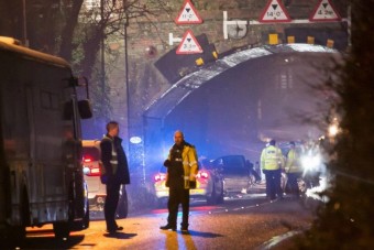 Kioldotta utasa biztonsági övét, úgy ütközött