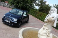 Az olaszok tengerérzése a Fiat 500-asba gyömöszölve 53