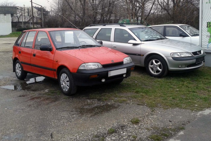 Leharcolt külföldi kocsikkal járnak a magyarok