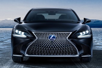 Plug-in hibriddel, sportmotorral bővülhet a Lexus LS kínálata