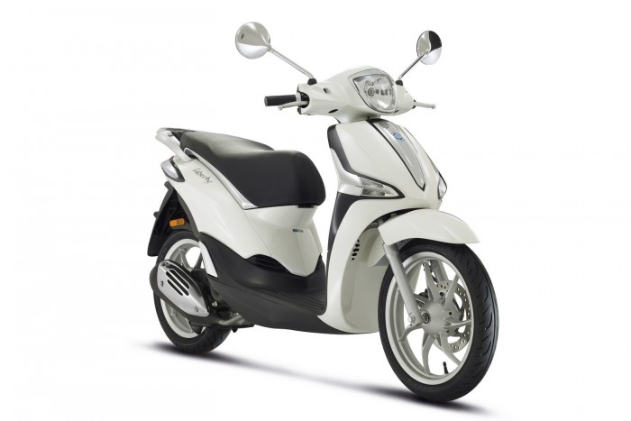 Kieshet a Mercedesből az üzemanyagtartály 6 | Vezess Kieshet a Mercedesből az üzemanyagtartály 6