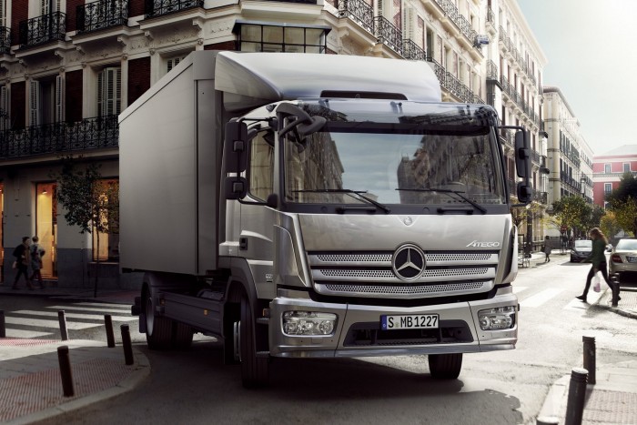 Kieshet a Mercedesből az üzemanyagtartály 9 | Vezess Kieshet a Mercedesből az üzemanyagtartály 9