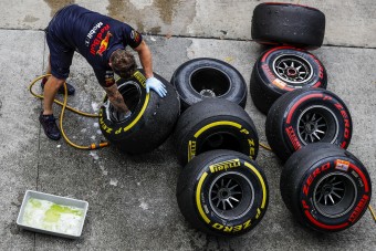 F1: Tovább szaporítaná a gumikat a Pirelli