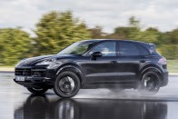 10+1 ok, miért ne utáld a Porsche Cayenne-t 73