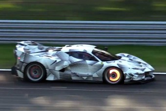 A legújabb Ferrari mindent visz, mindent!